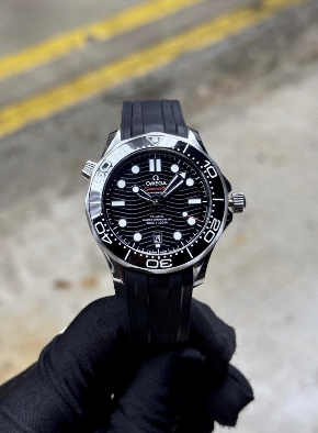 Omega Seamaster 300 Black on Rubber