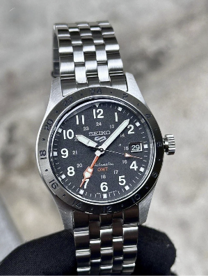 Seiko 5 Black Dial Explorer GMT SSK023K1 - foto 3