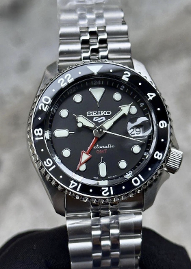 Seiko 5 Bruce Wayne GMT SSK001K1 - foto 3