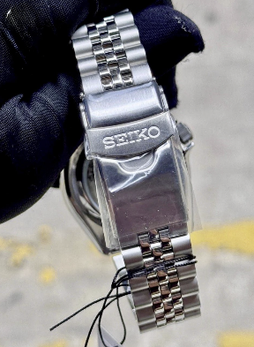 Seiko 5 White Batman GMT SSK033K1 - foto 4