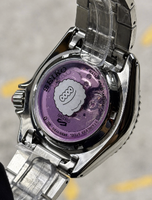 Seiko 5 x Millions Monster Collab Pink Limited Edition - foto 1